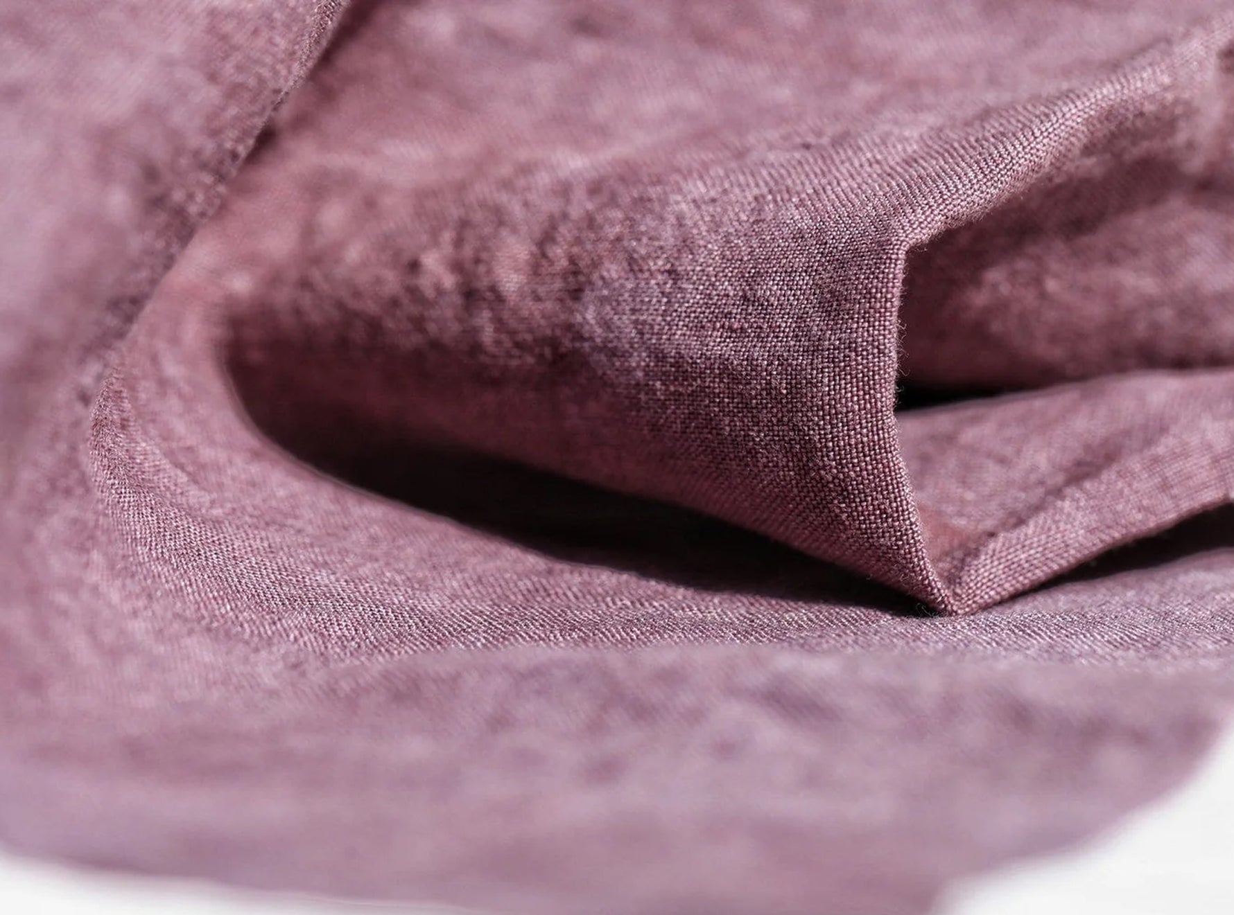 Full Field Linen Tablecloth in Grape Purple