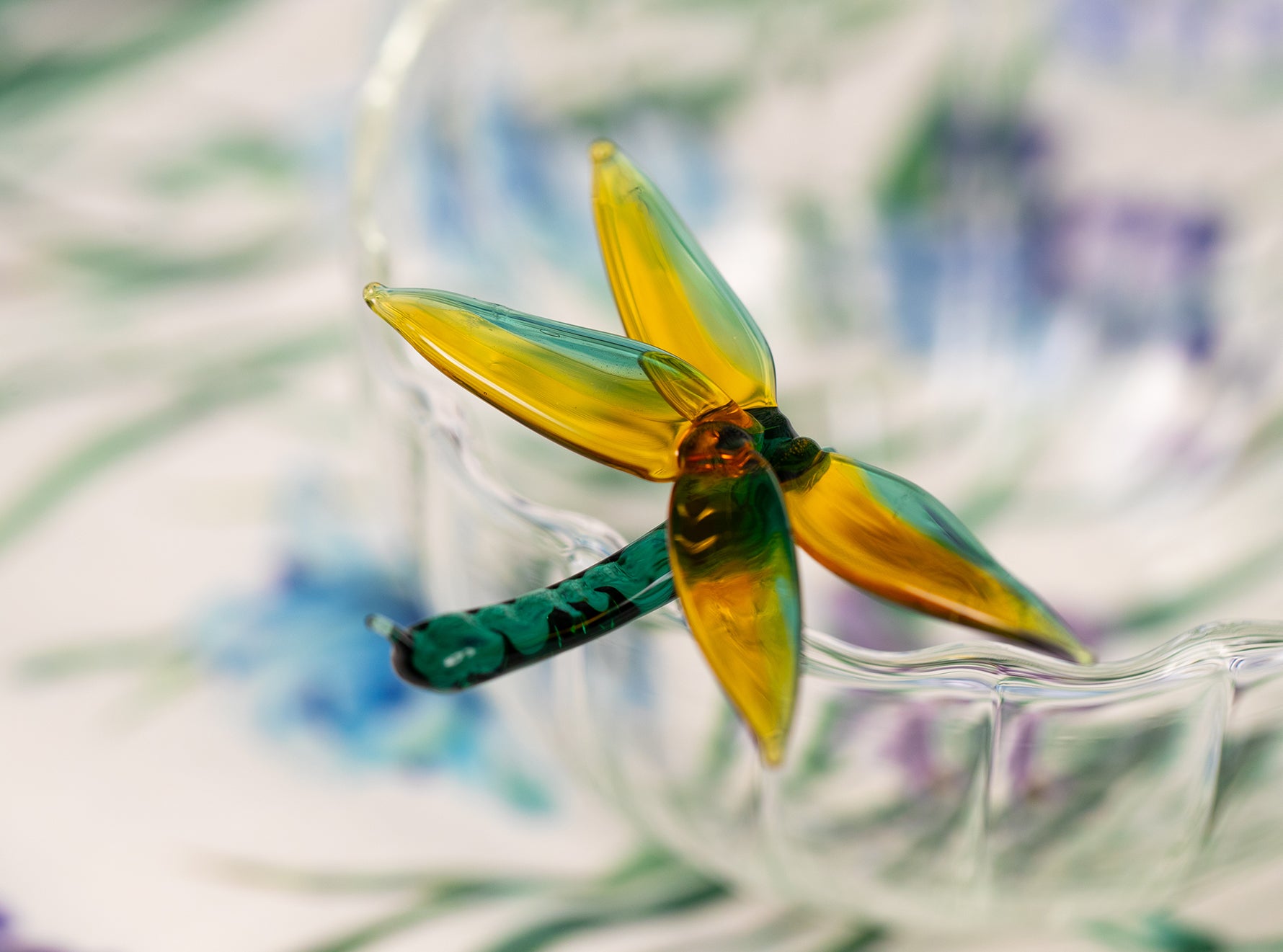 S&B Exclusive Handblown Glass Dragonfly Napkin Ring in Green & Yellow