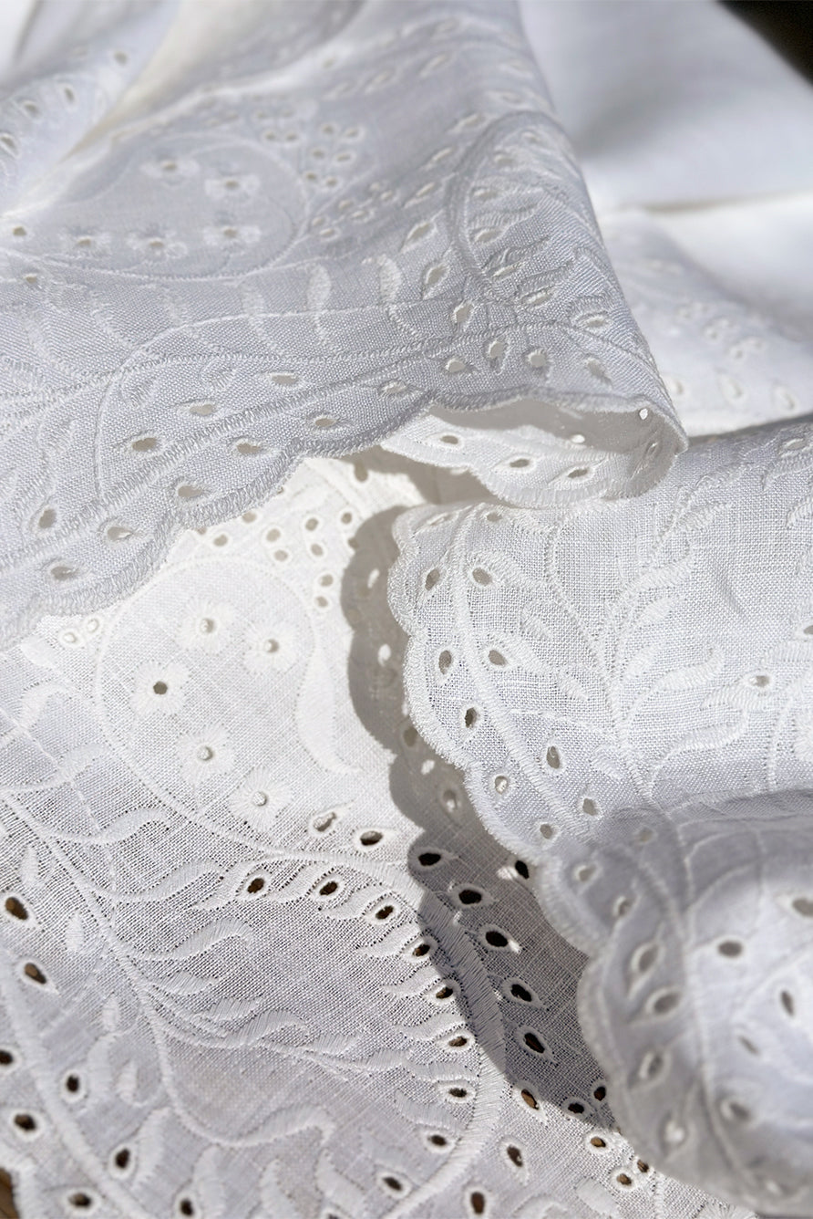 Broderie Anglaise Linen Tablecloth