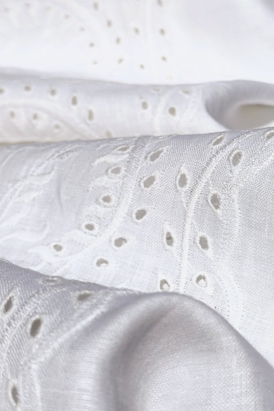 Broderie Anglaise Linen Tablecloth