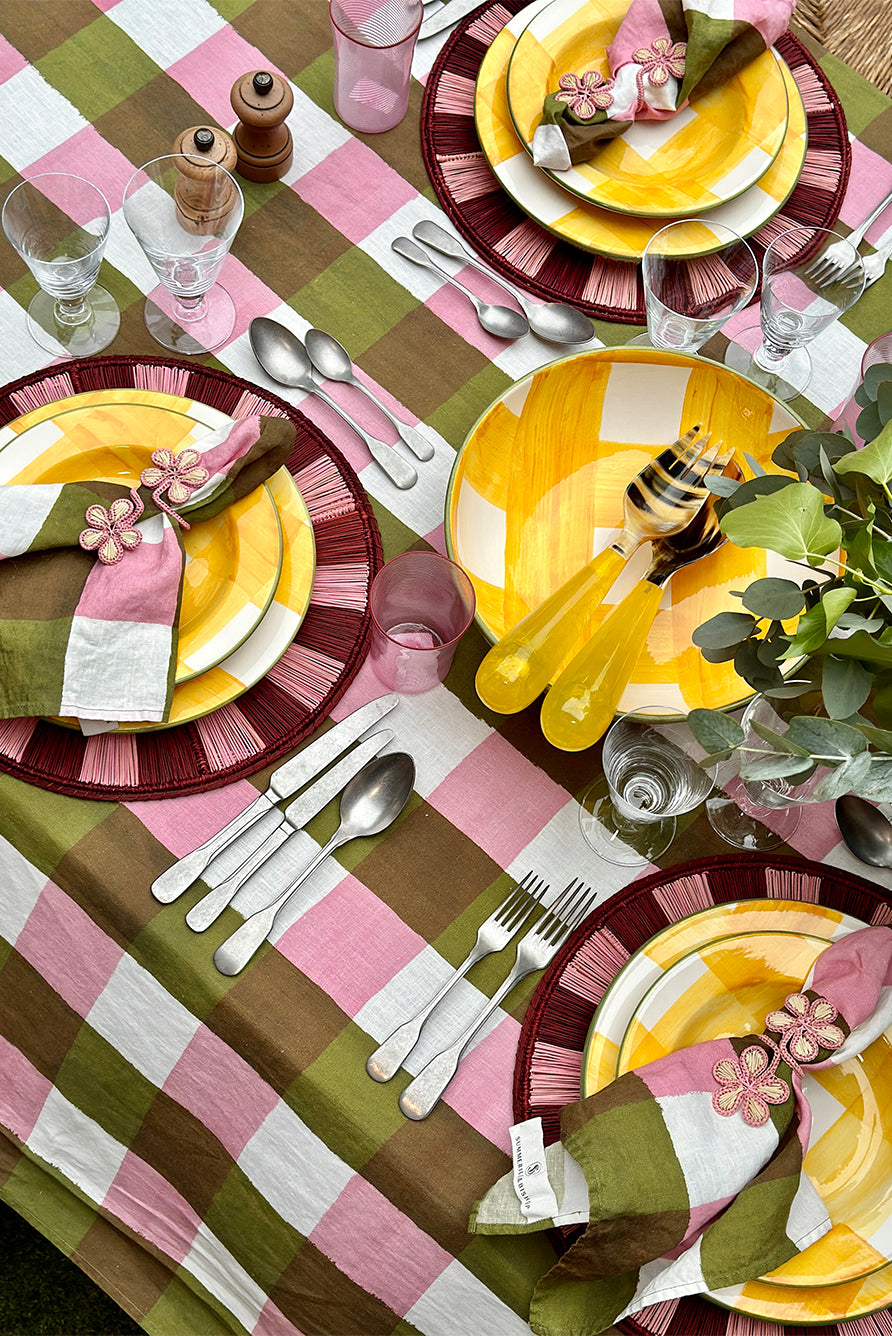 Wrapped Flowers Handwoven Straw Napkin Ring in Pink