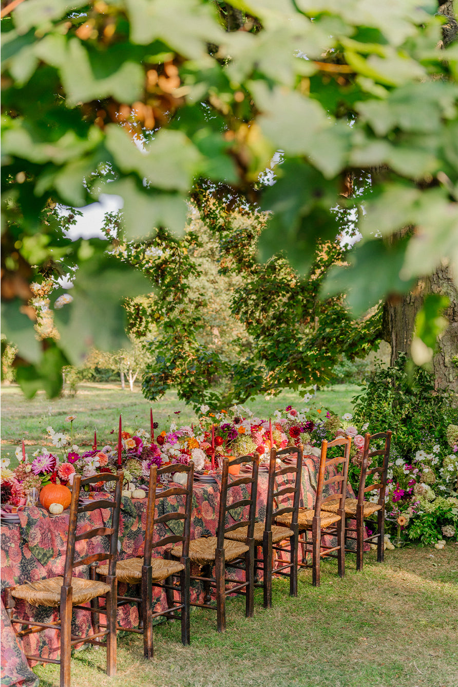 Dahlia Linen Tablecloth in Red & Purple